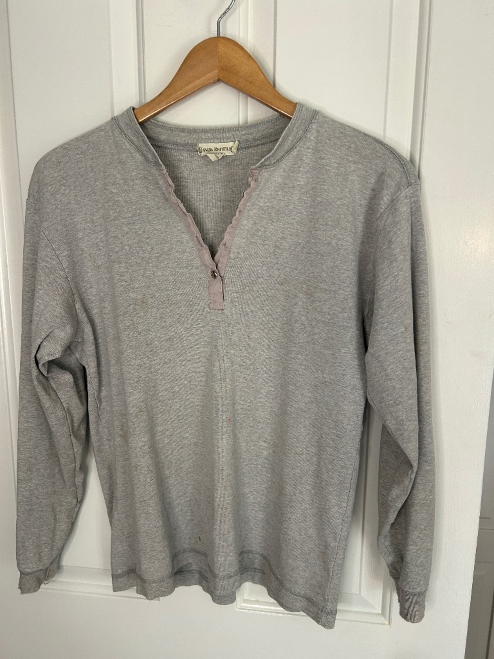 Nov 1998 Vintage Banana Republic Grey Henley Long Sleeve Shirt - Small thrashed